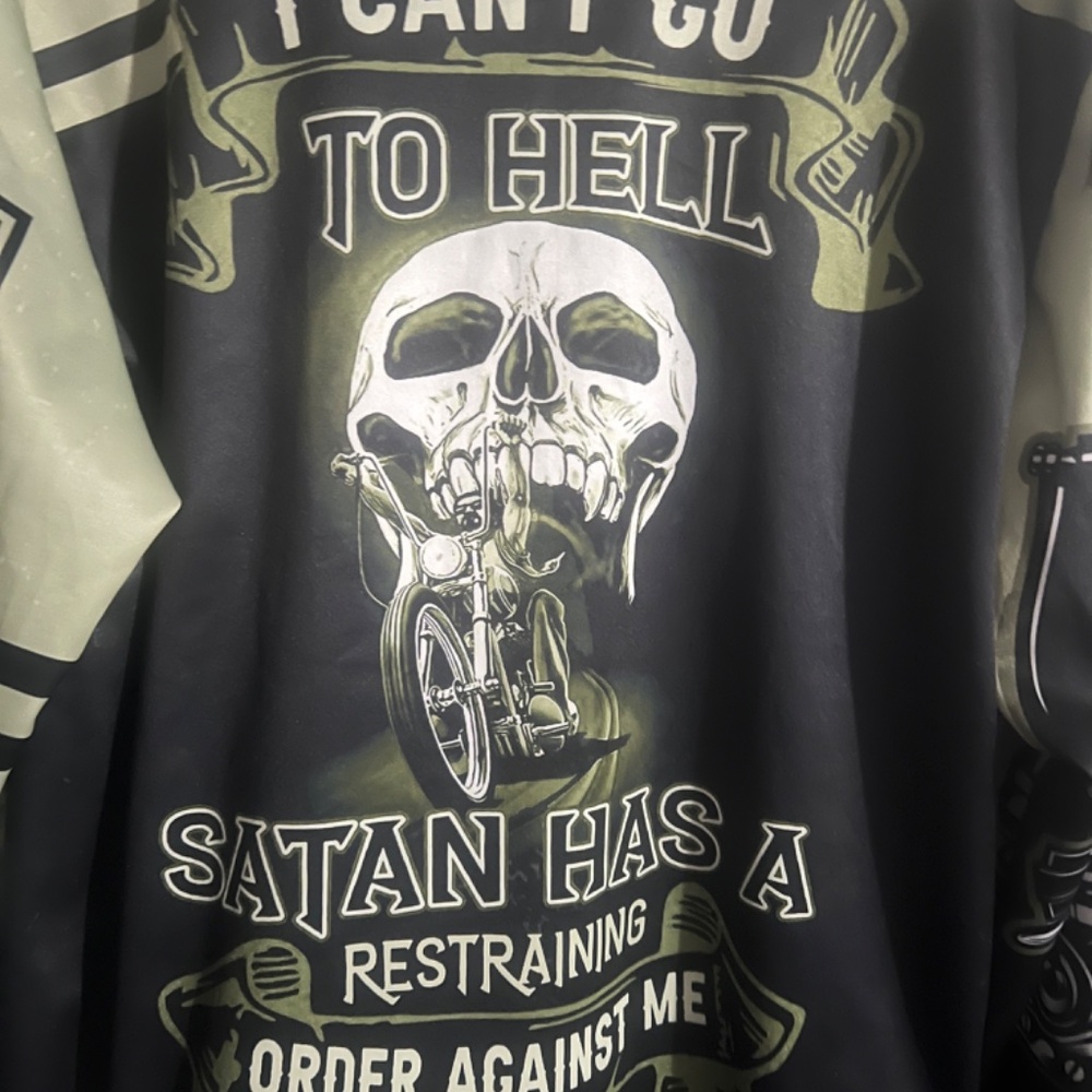 Harley Davidson Hoodie, Size Large , with Engines & Skulls - Picture 2 of 7